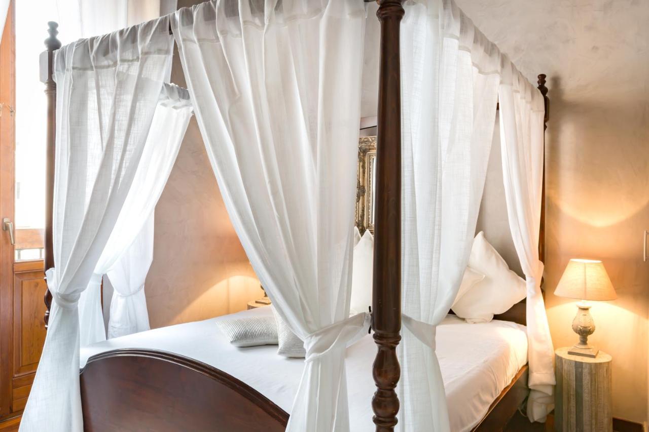 Ghetto Campo Dei Fiori Luxury White Apartment Rome
