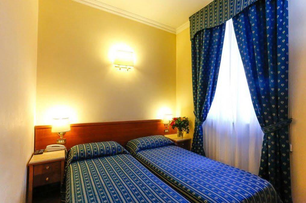 Tempio Di Pallade 3* Rome
