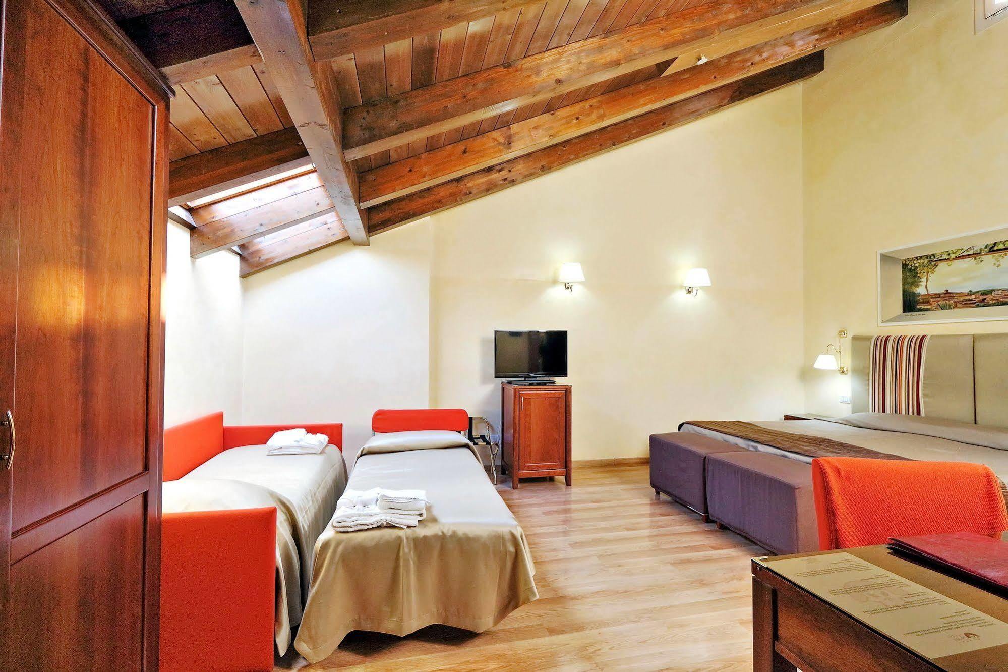 Camelia Hotel 3*
