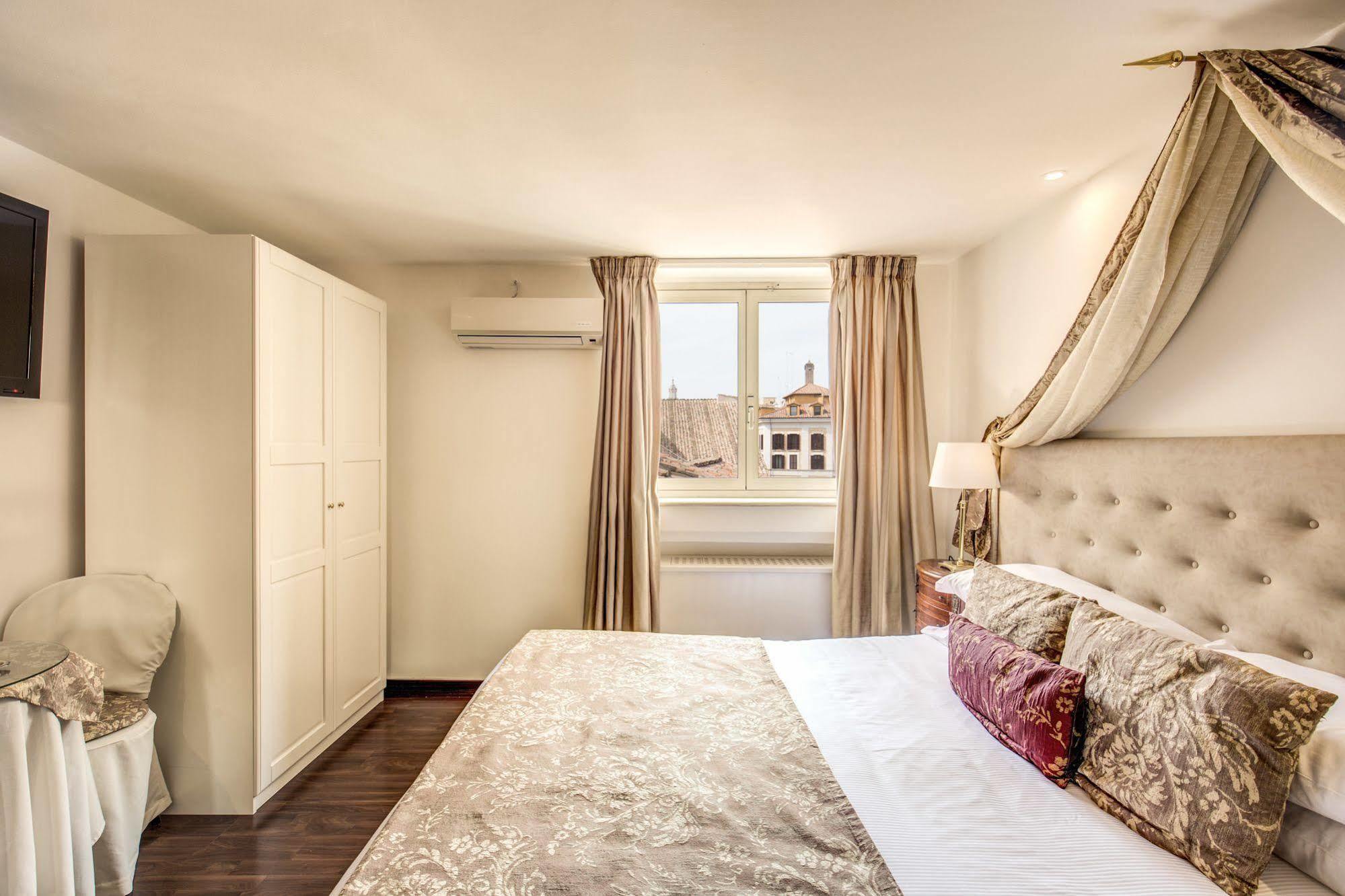 Pantheonview - Luxury Couette-café 2*