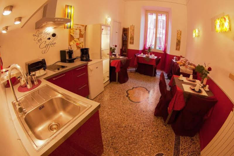 Acomodação com café da manhã  Hold - Luxury 2*