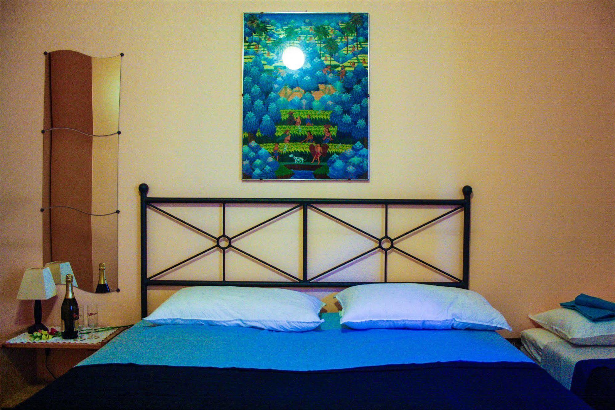Bed & Breakfast 4 Season 2*