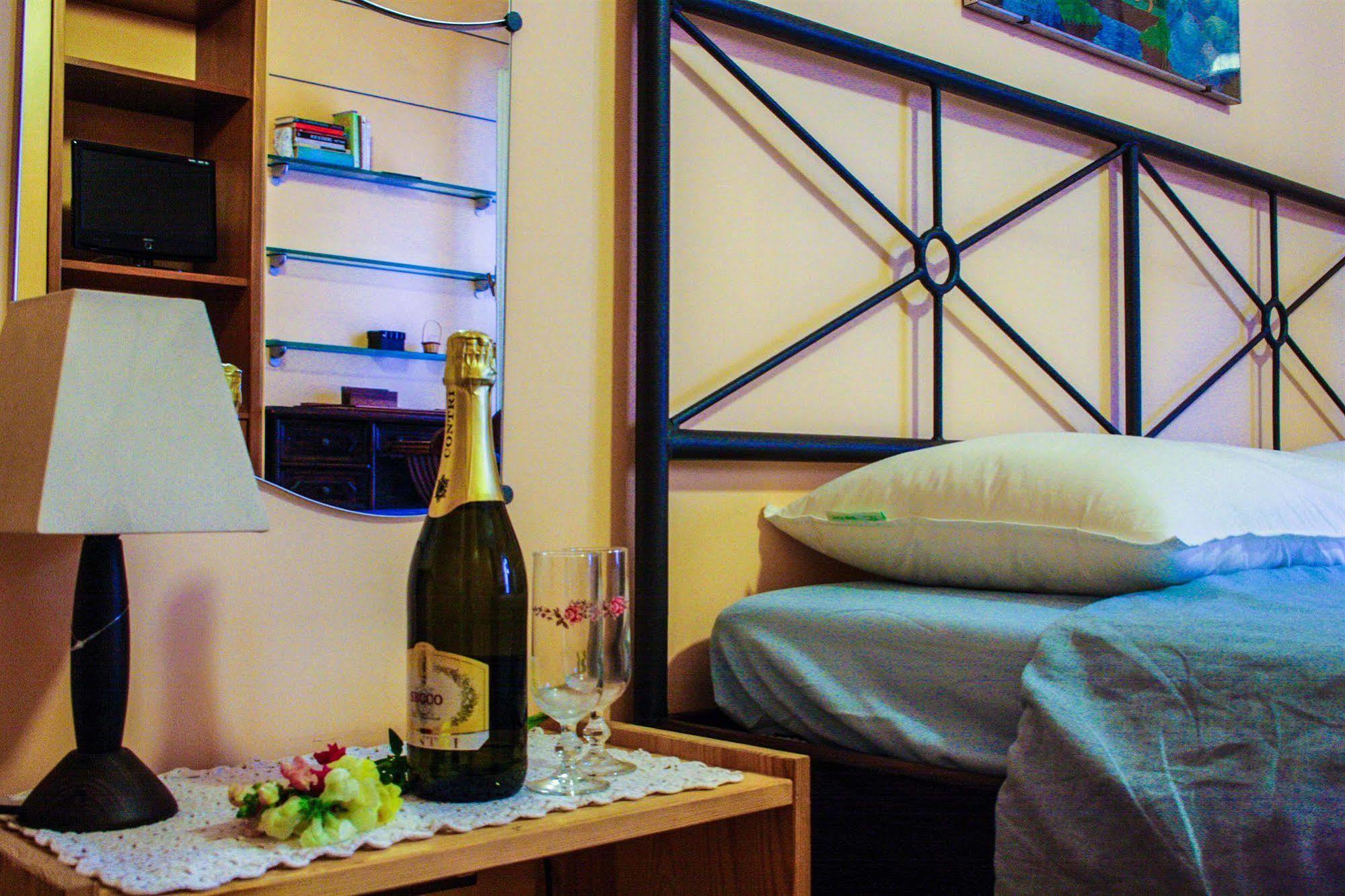 4 Season Bed & Breakfast Rome