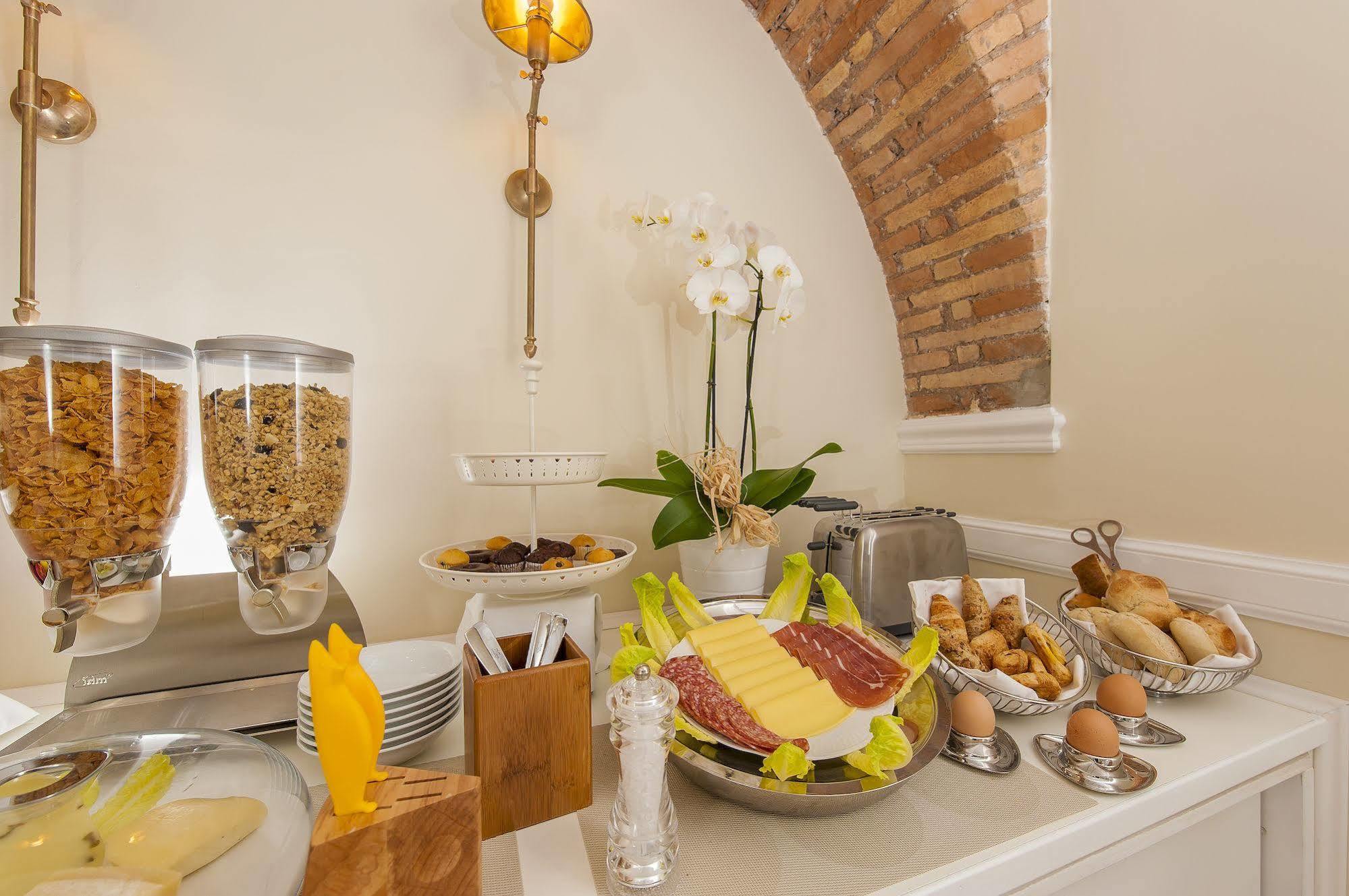 La Residenza Del Sole Al Pantheon Bed & Breakfast Rome