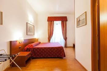 Bed & Breakfast Domus Appia 154 Rome