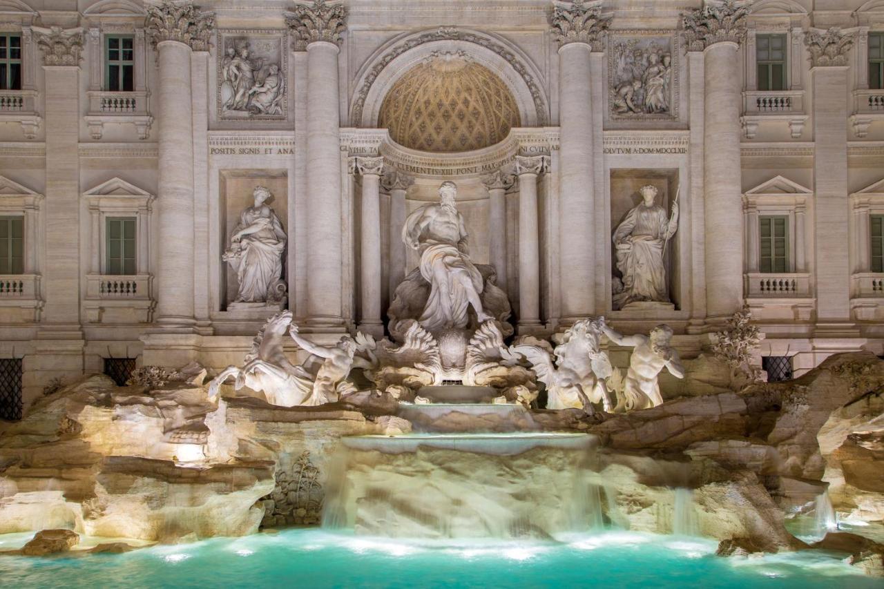 Trevi Ab Aeterno - Amazing View Of The Trevi Fountain *
