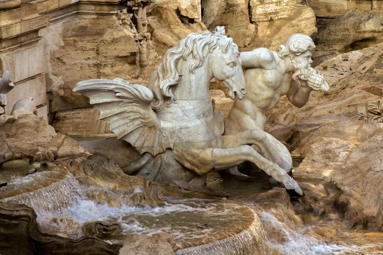 Trevi Ab Aeterno - Amazing View Of The Trevi Fountain Apartment