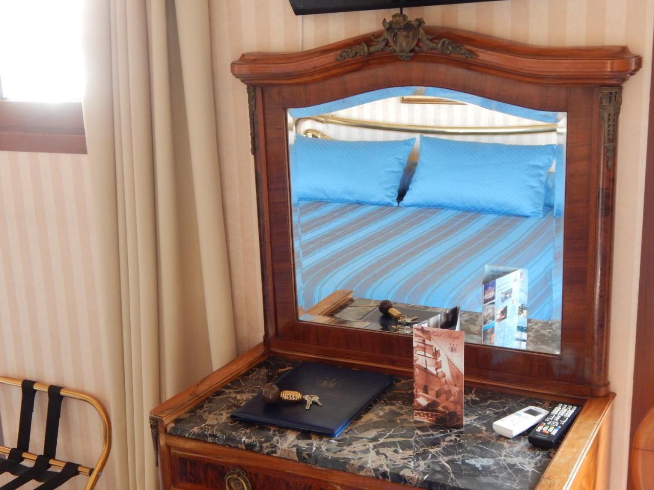 Hotel Pacific