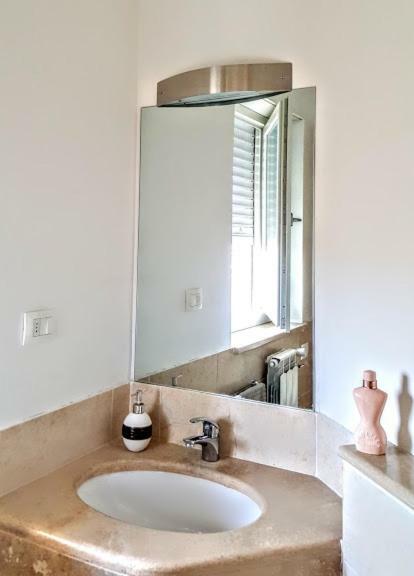 Porta Di Appartement *