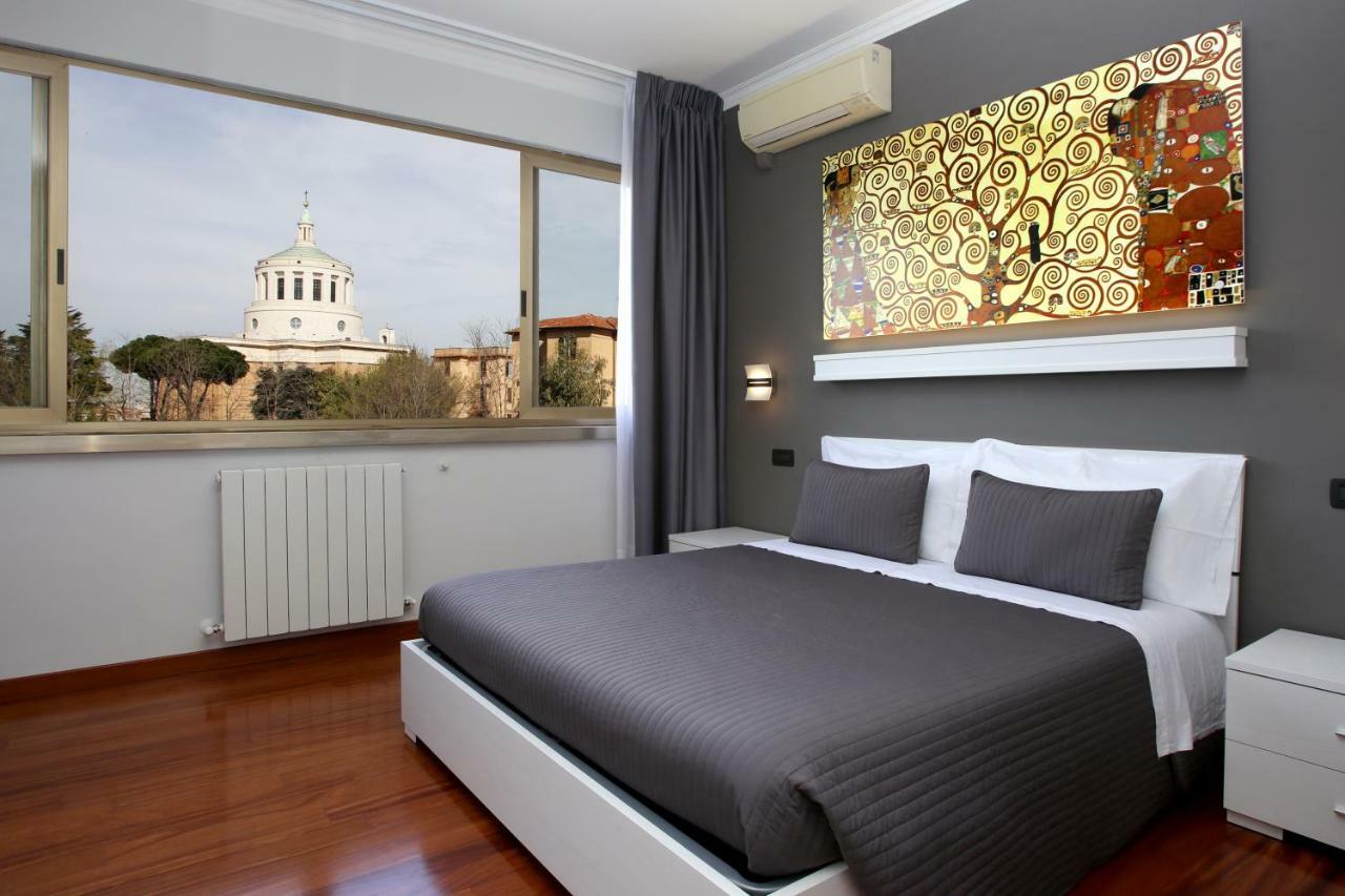 J24 Bed & Breakfast 2*
