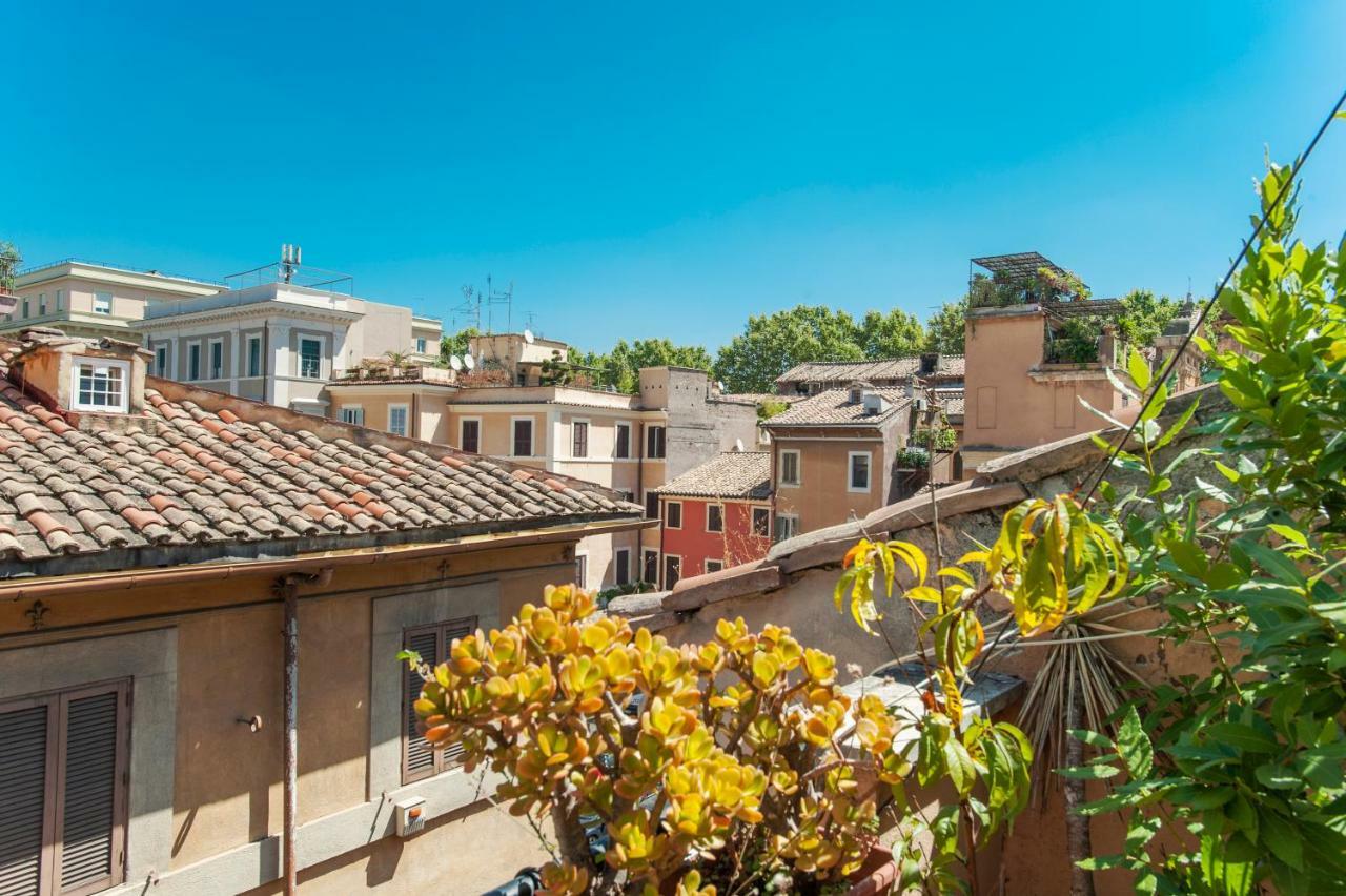 Lungaretta4 * Rome