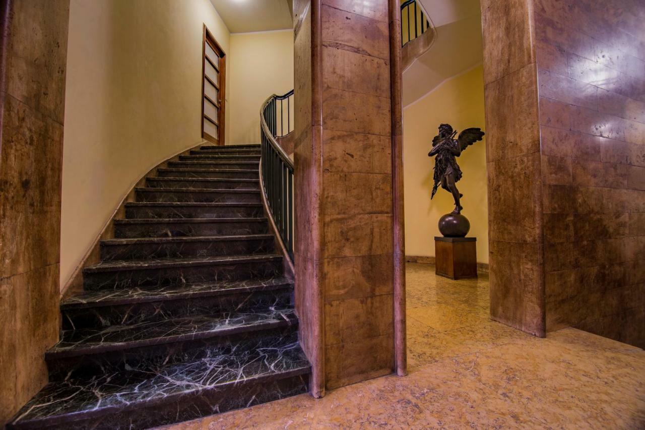 Luxury H 2000 Rome