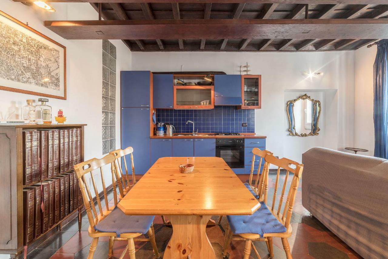 Colosseo & San Clemente Cozy Flat * Roma