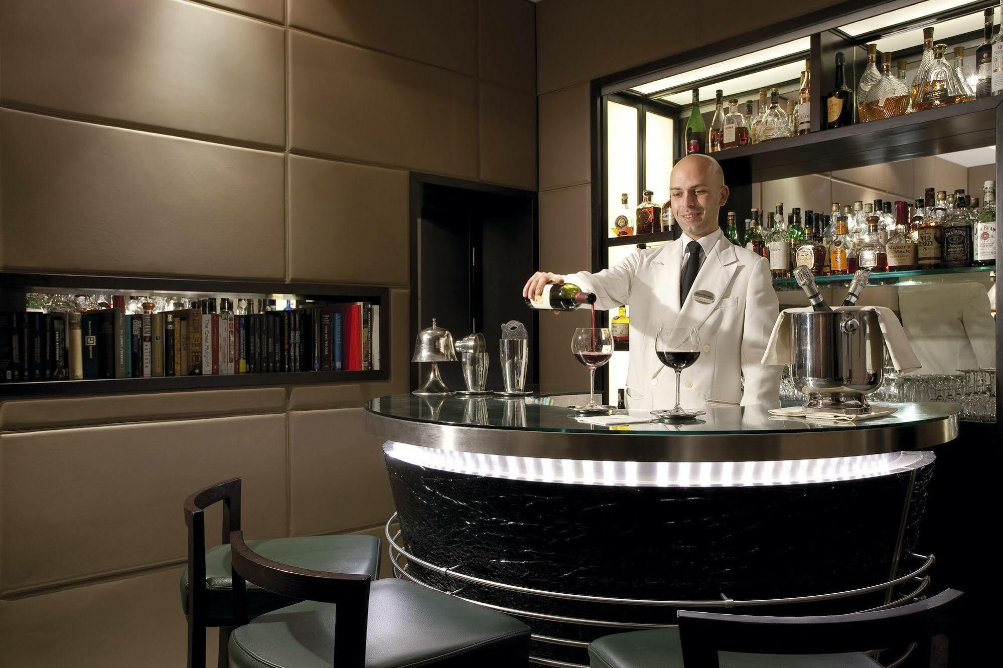 Mascagni Luxury Rooms&suites Hotel