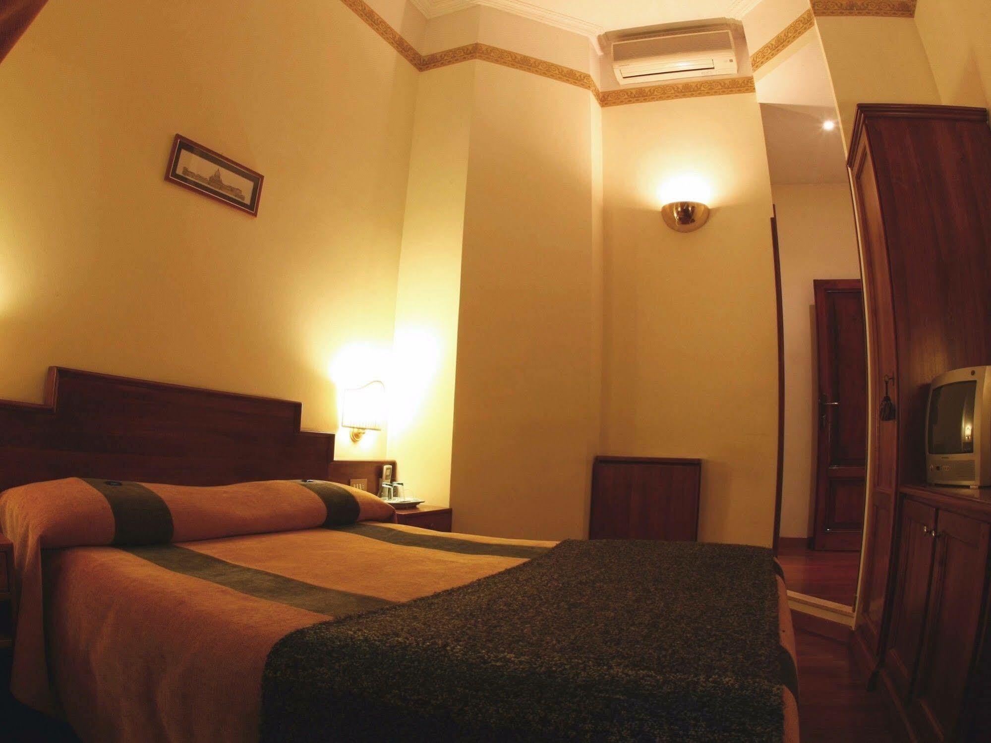 Al Colonnato Di San Pietro Bed & Breakfast Rome