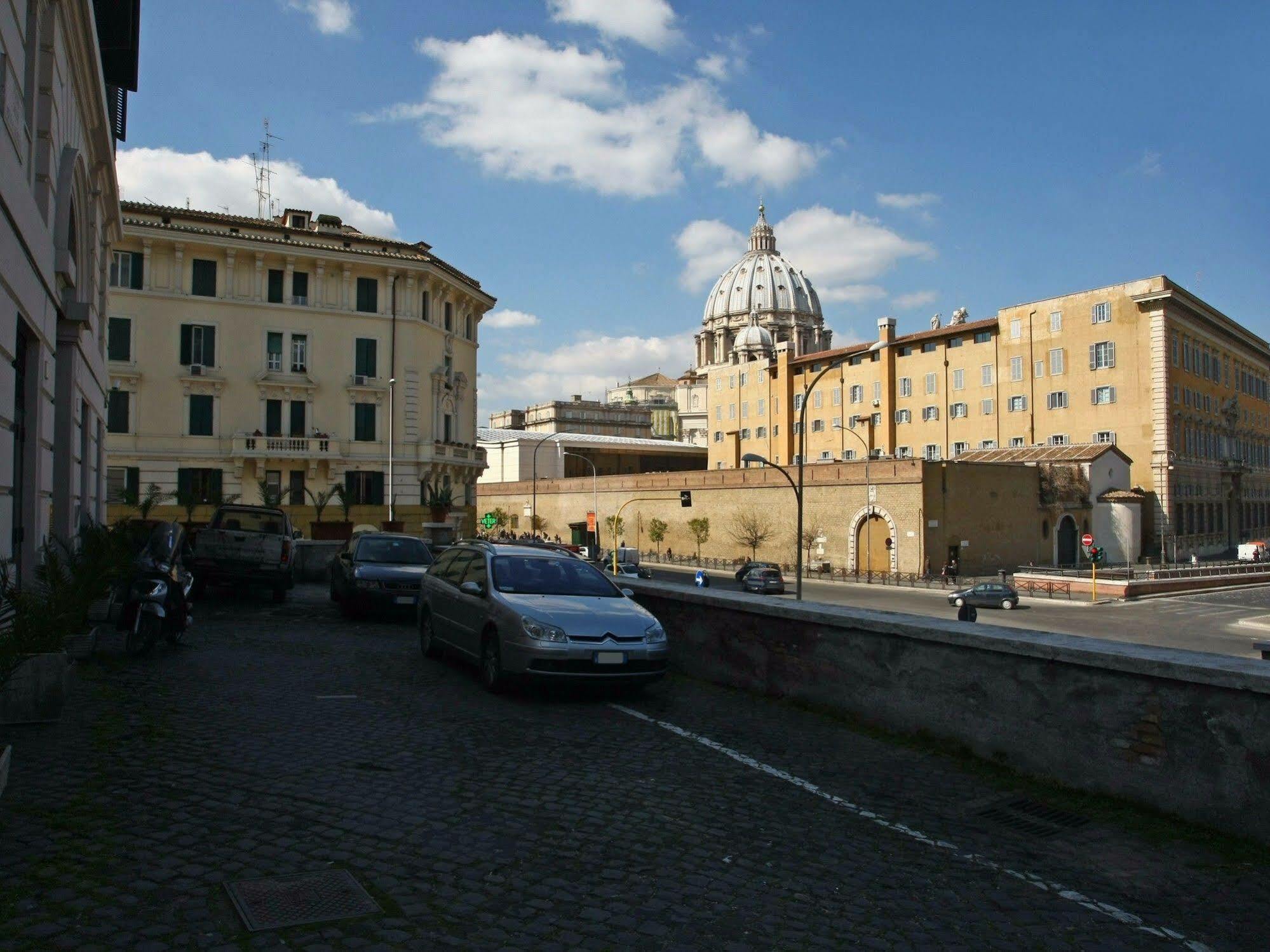 Al Colonnato Di San Pietro Bed & Breakfast
