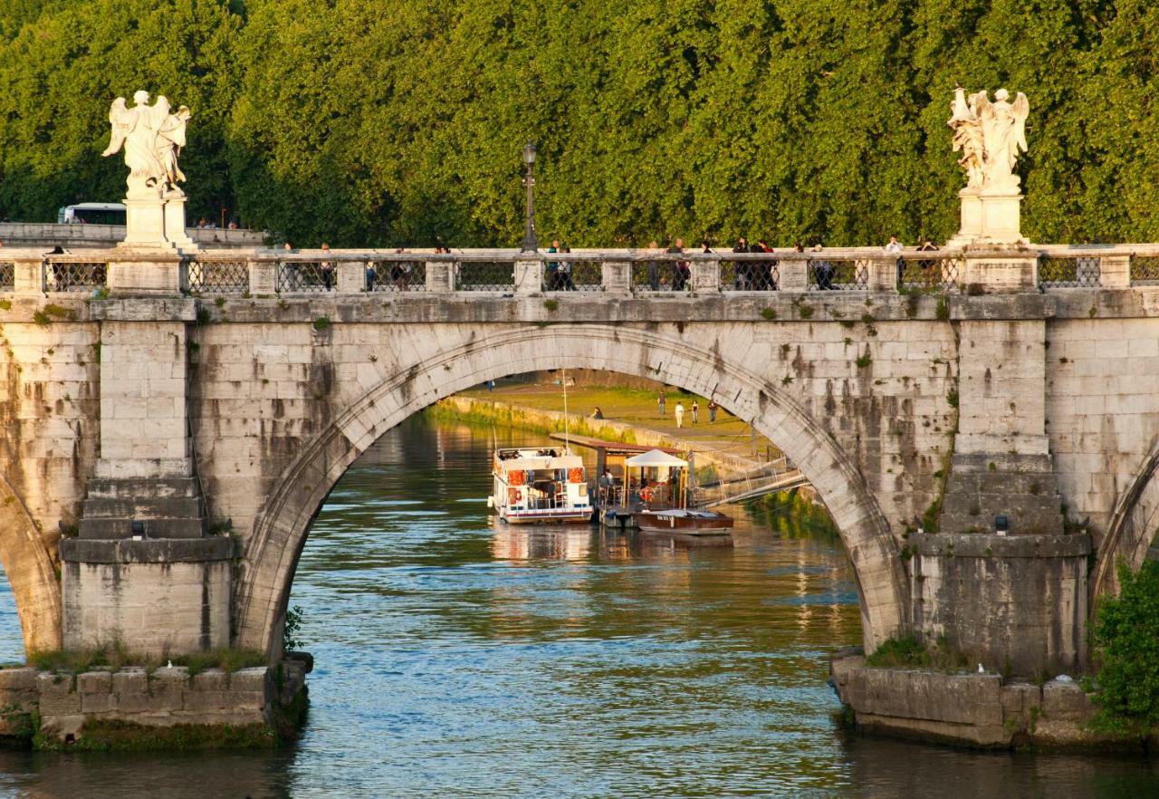 Services Porta Castello Couette-café 2*