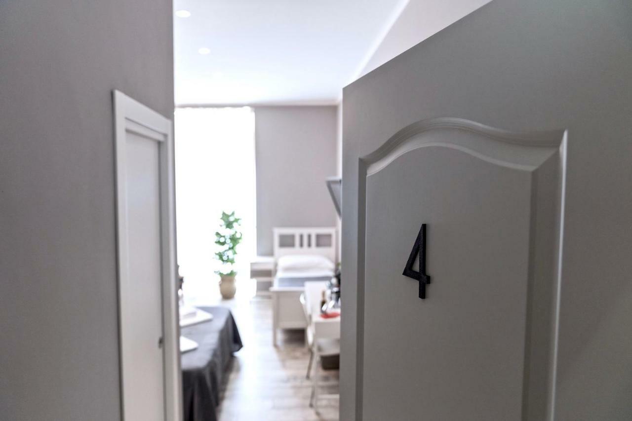 Bed And 2* Rome