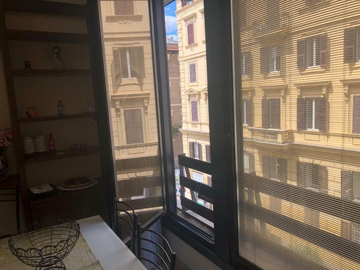 Visconti Apartment. Rome