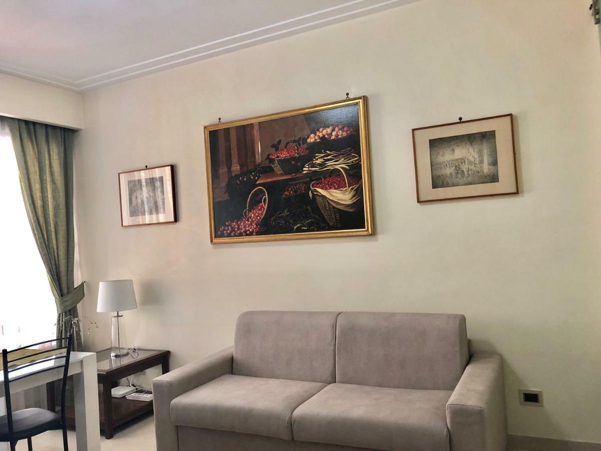 Visconti Apartment. Rome