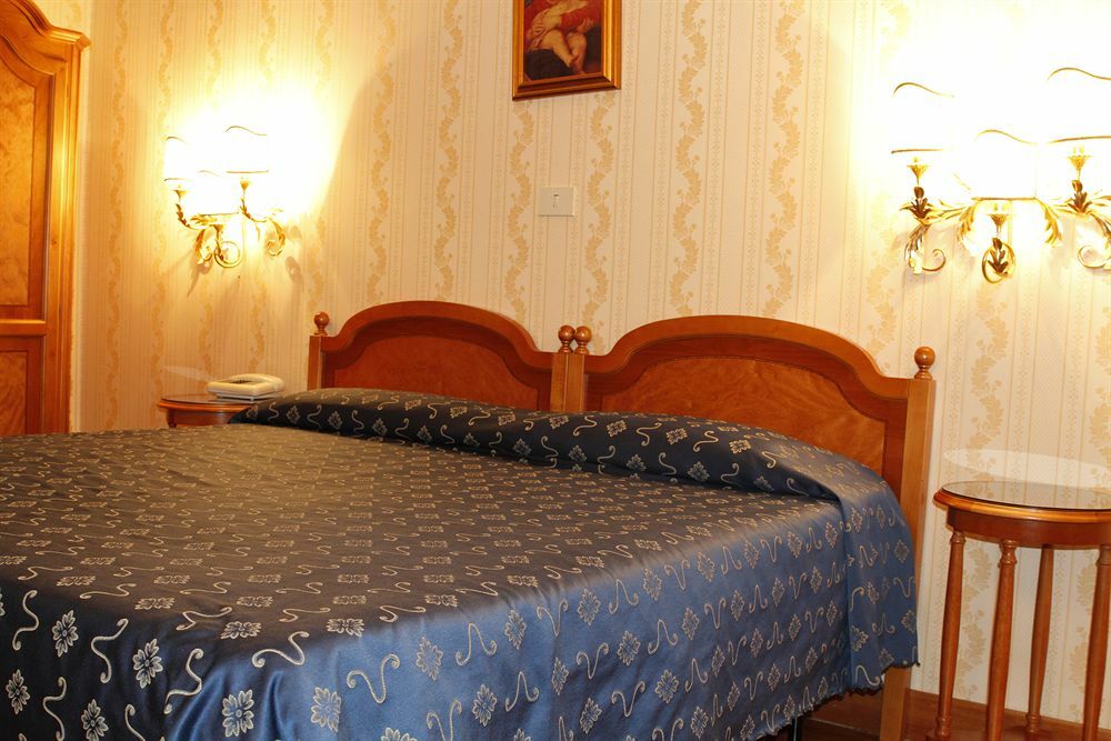 Hotel The Republic