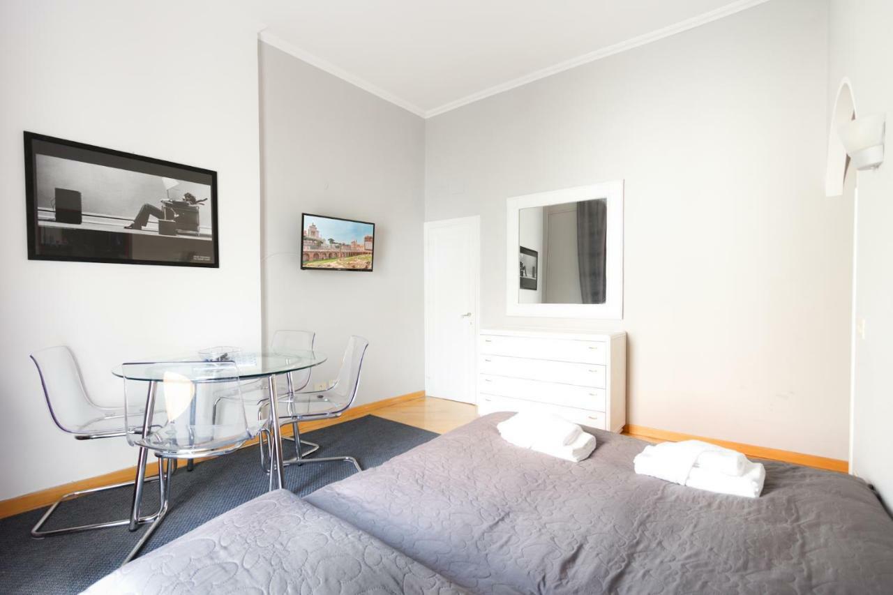 Monti Bright S&ar Apartment