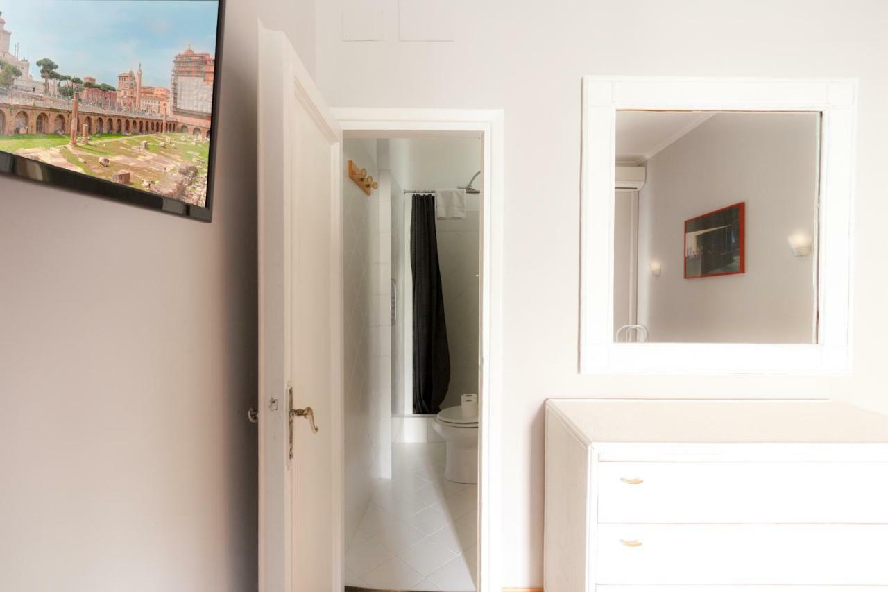 Monti Bright S&ar Apartment