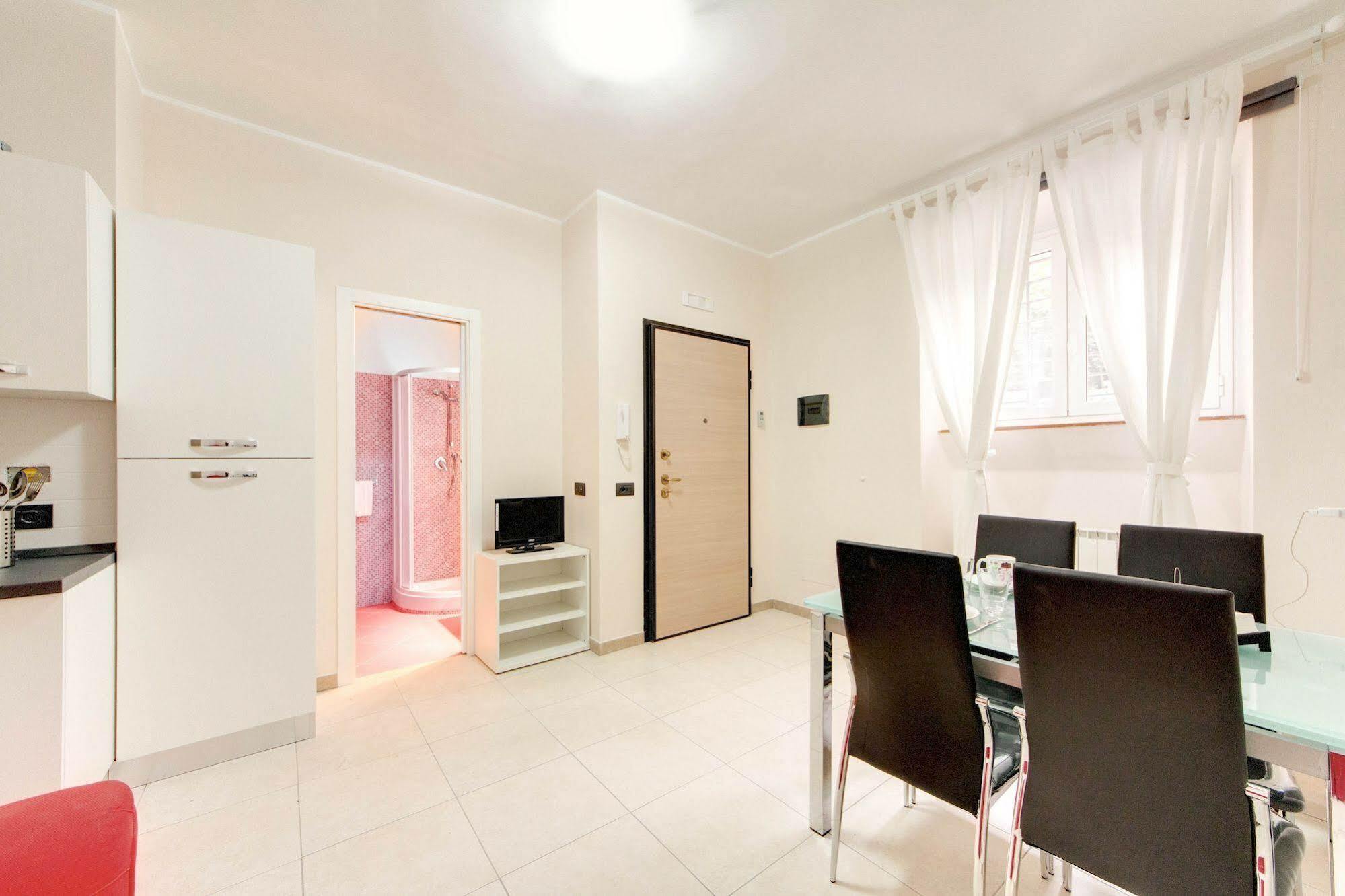 Apartment A - Cinecitta Rome