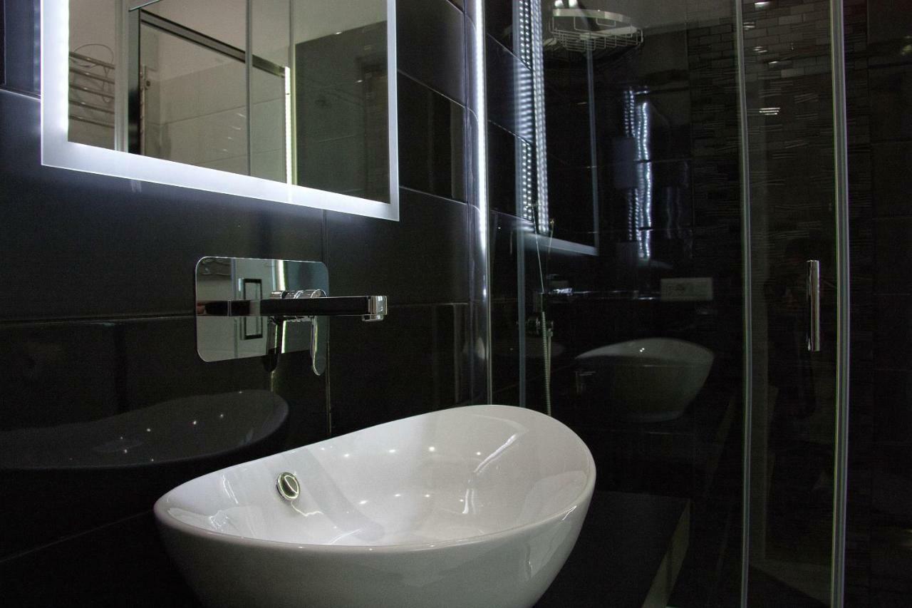 Vatican Luxury Corner Apartment