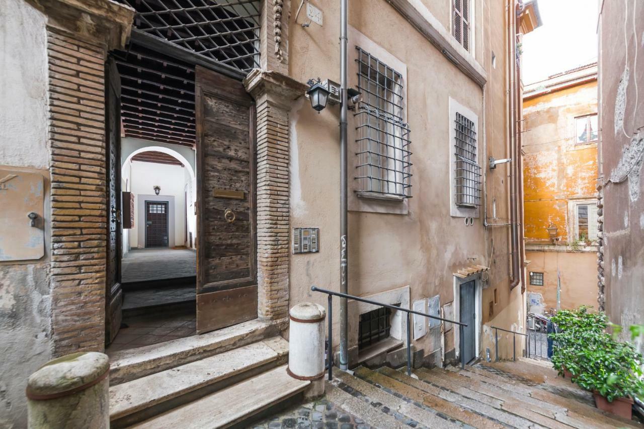 Two Bedrooms With Solarium With View On San Peter Church And Sant'angelo Castle *