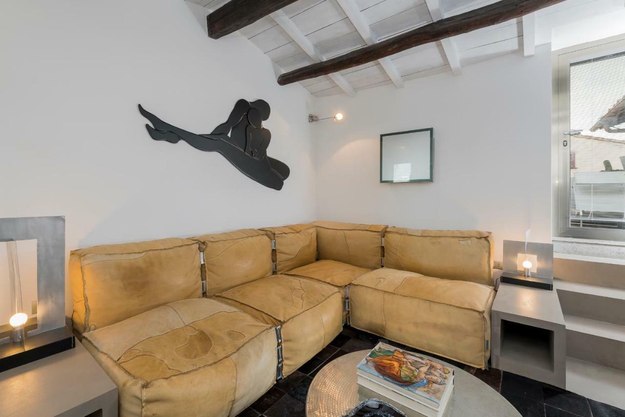 Apartment Two Bedrooms With Solarium With View On San Peter Church And Sant'angelo Castle