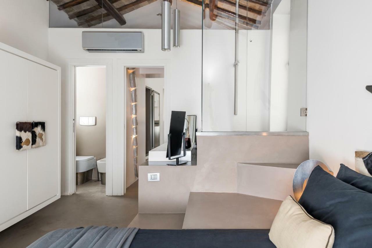Apartment Two Bedrooms With Solarium With View On San Peter Church And Sant'angelo Castle Rome