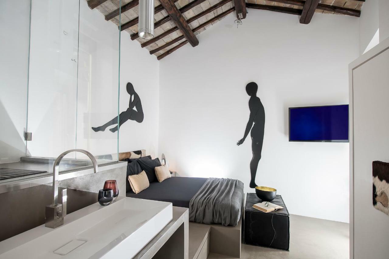 Apartment Two Bedrooms With Solarium With View On San Peter Church And Sant'angelo Castle *