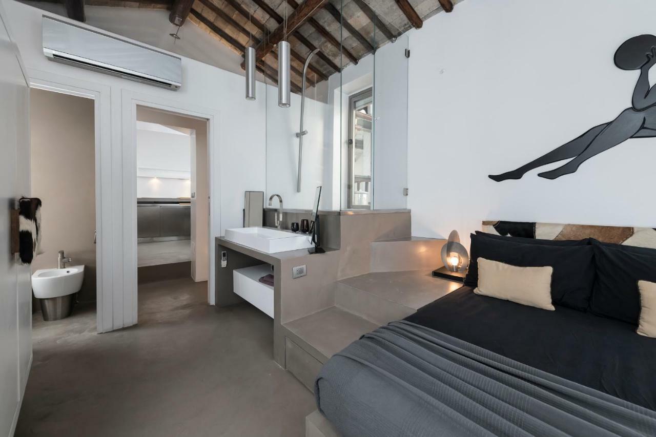 Apartment Two Bedrooms With Solarium With View On San Peter Church And Sant'angelo Castle Rome