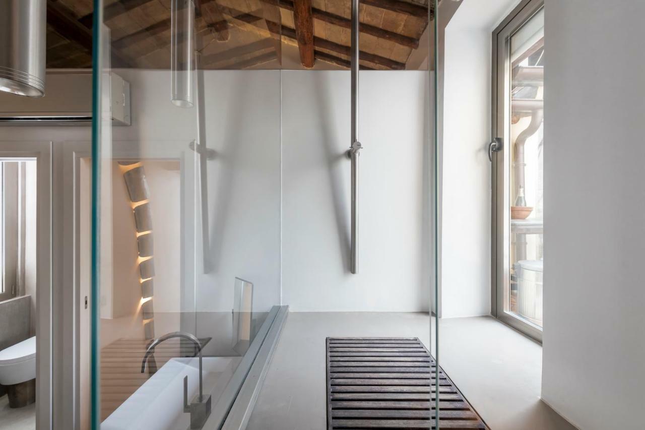 Two Bedrooms With Solarium With View On San Peter Church And Sant'angelo Castle Apartment Rome