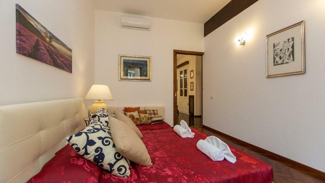 In Borgo Angelico Terrace Apartment