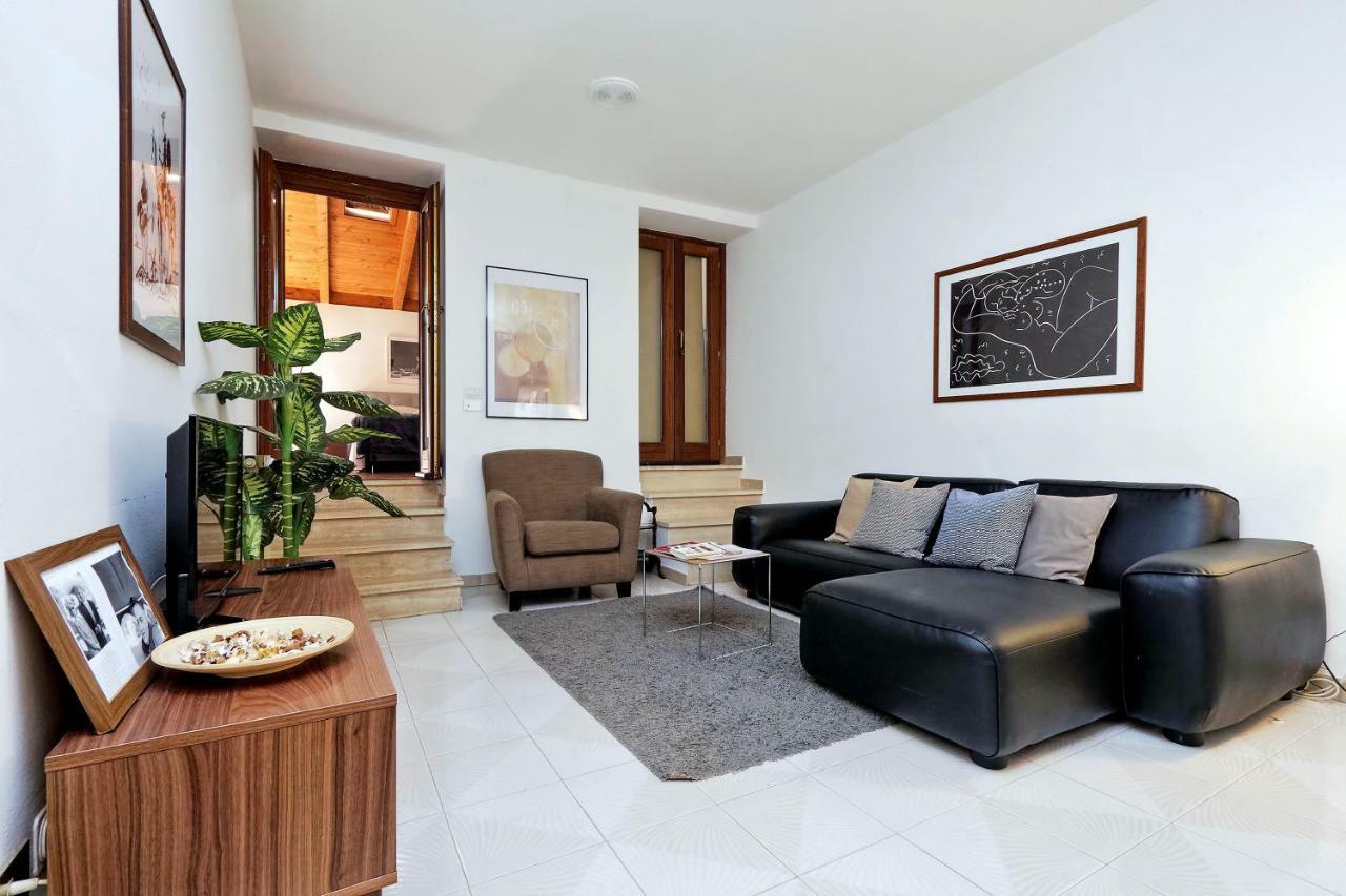 Borgo Pio Spacious Apartment Rome