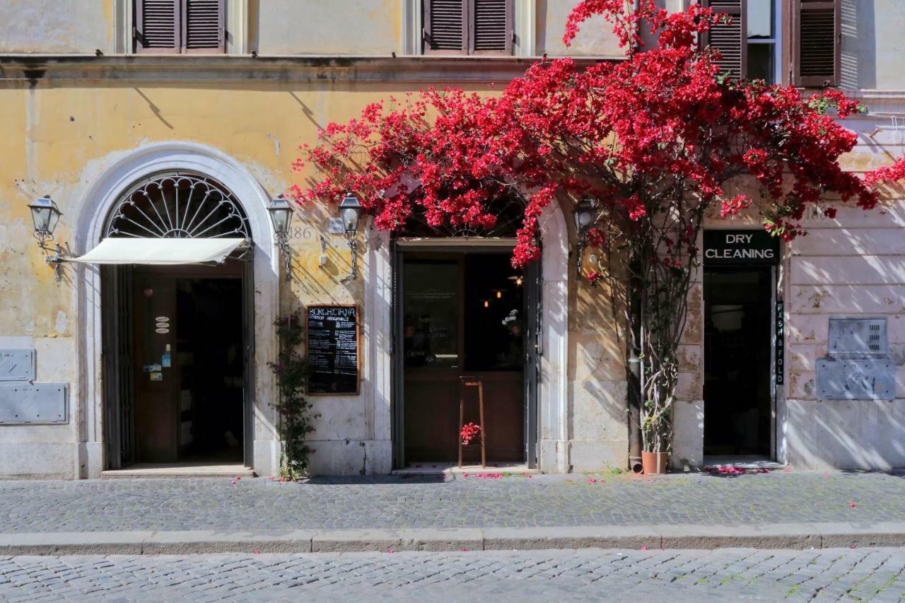 Borgo Pio Spacious Apartment Rome