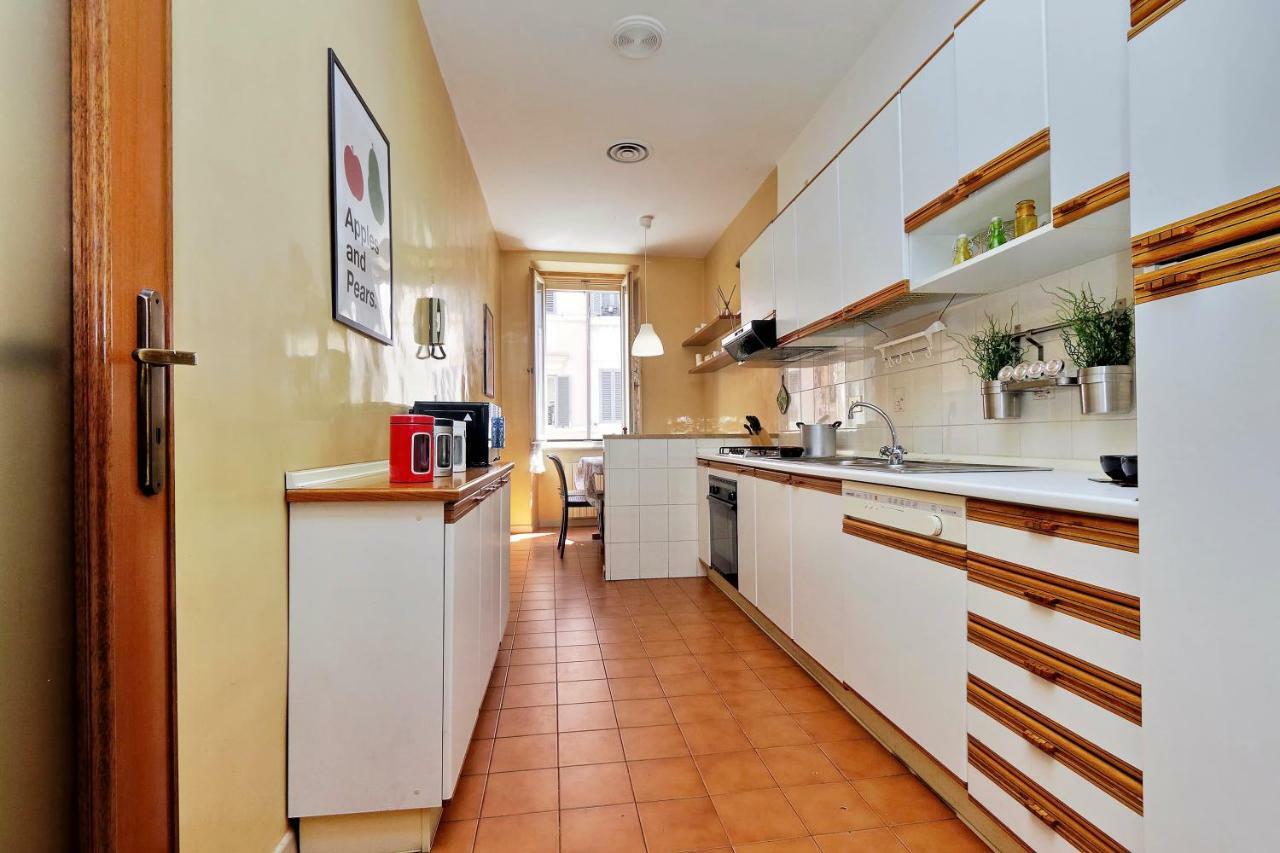 Borgo Pio Spacious Apartment Rome