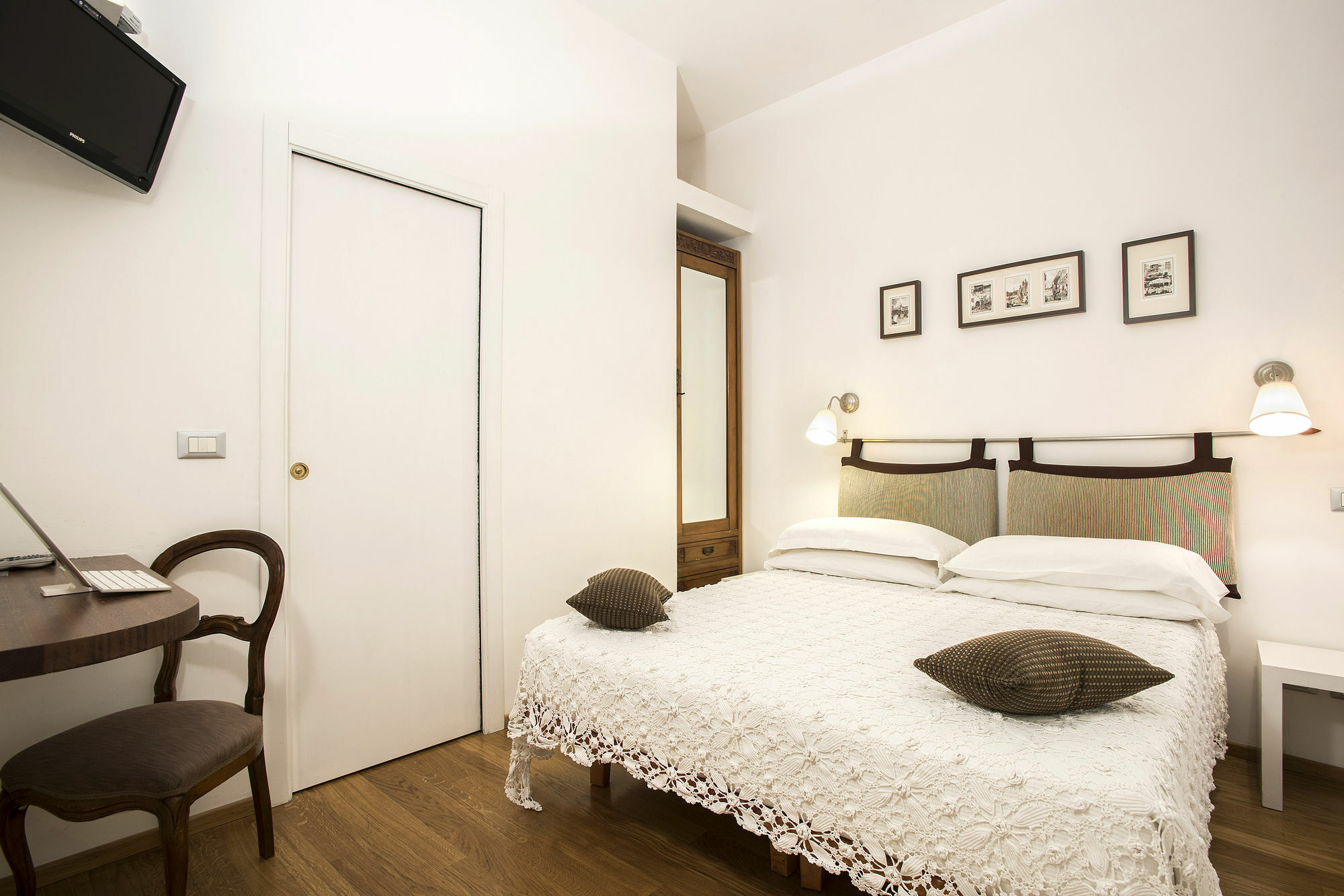 Acomodação com café da manhã  B&B Arco Del Lauro