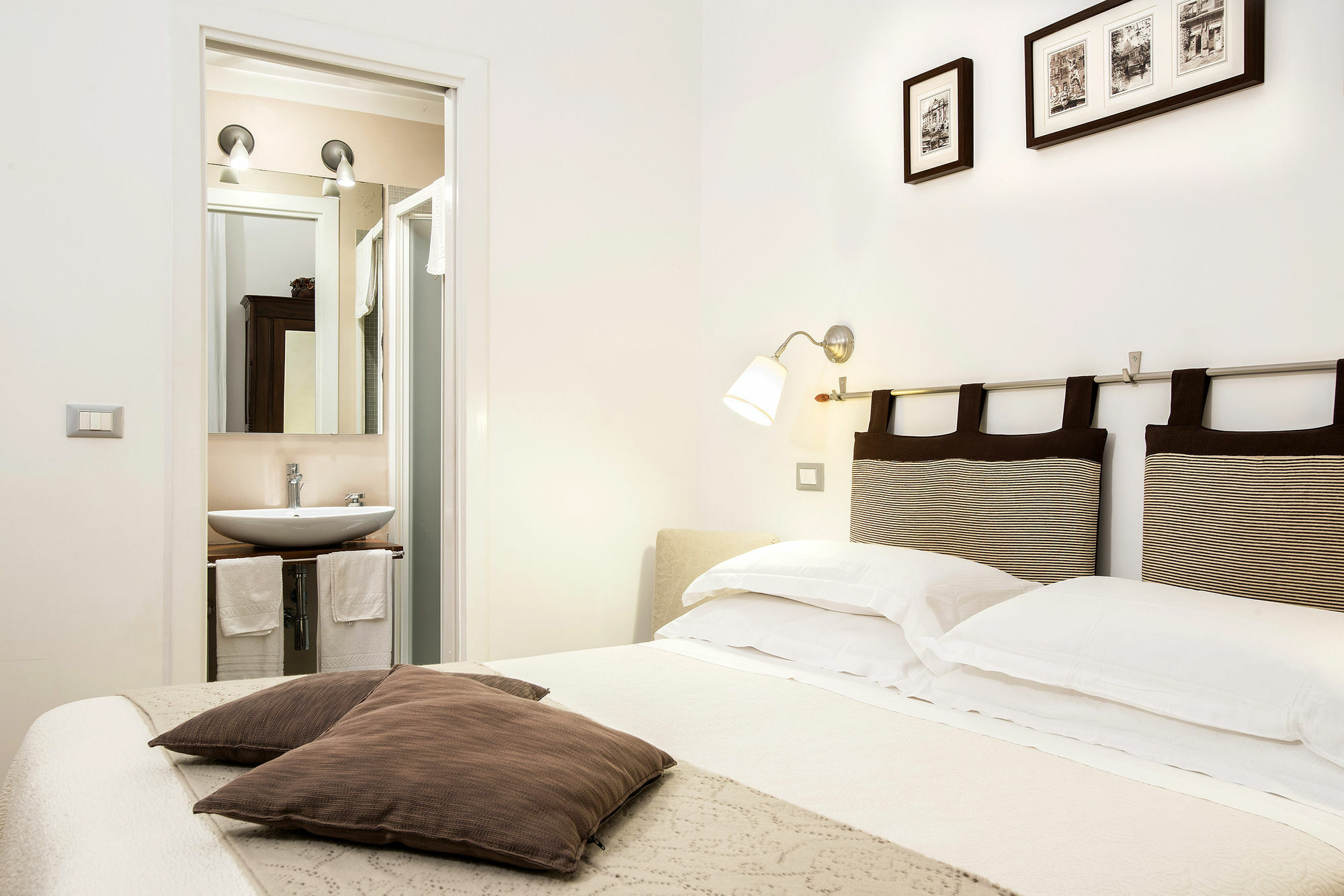 Acomodação com café da manhã  B&B Arco Del Lauro