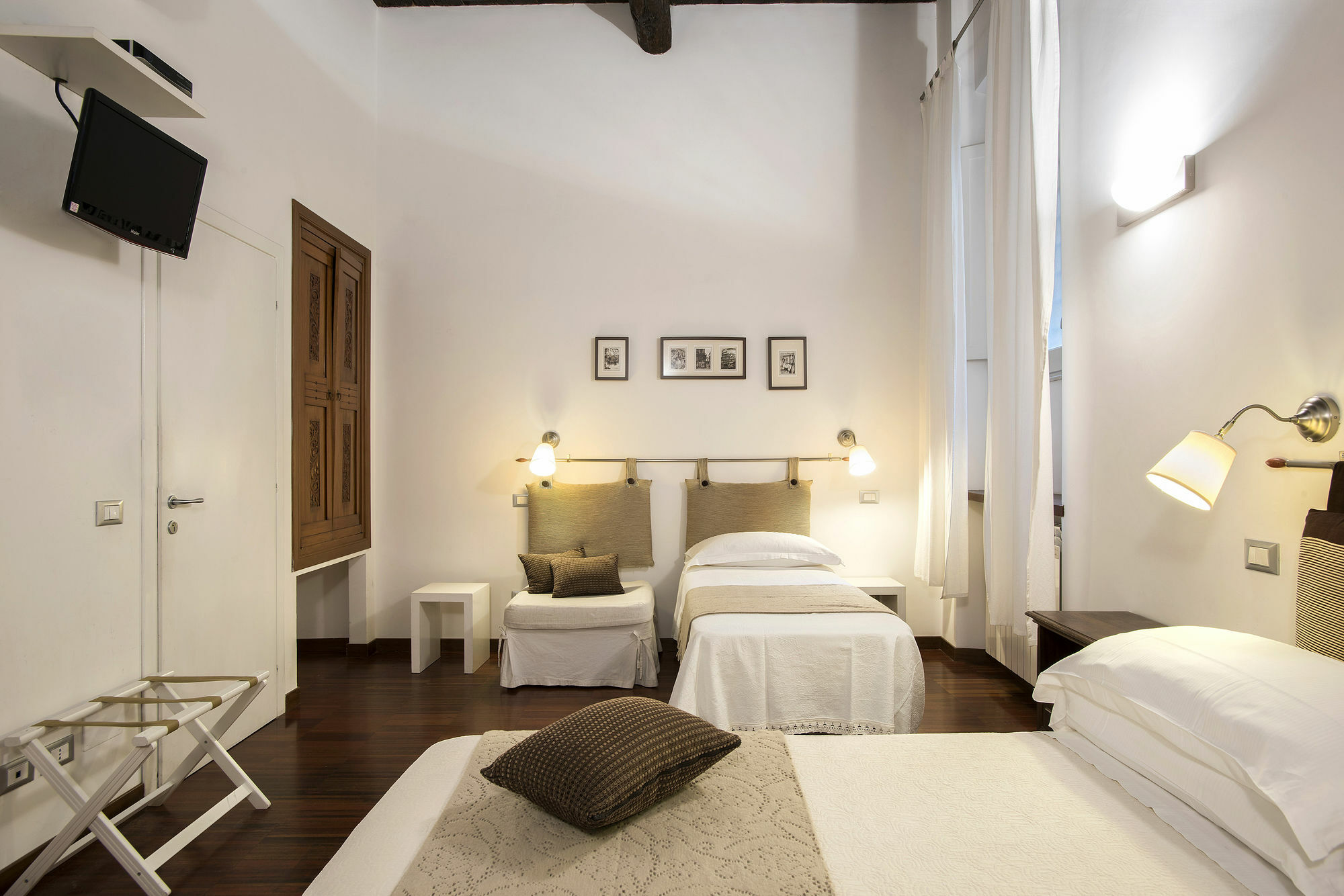 Acomodação com café da manhã  B&B Arco Del Lauro