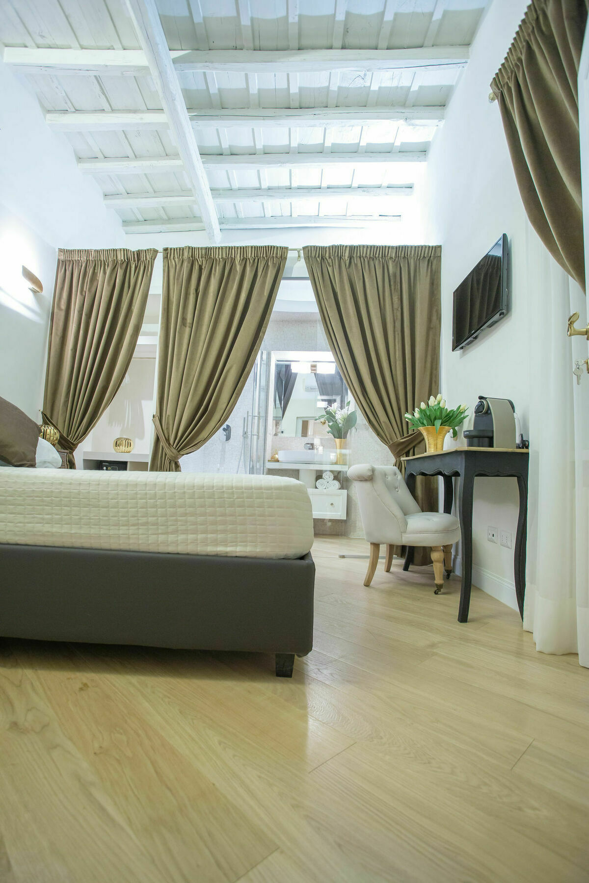 Starhome Pantheon 3*