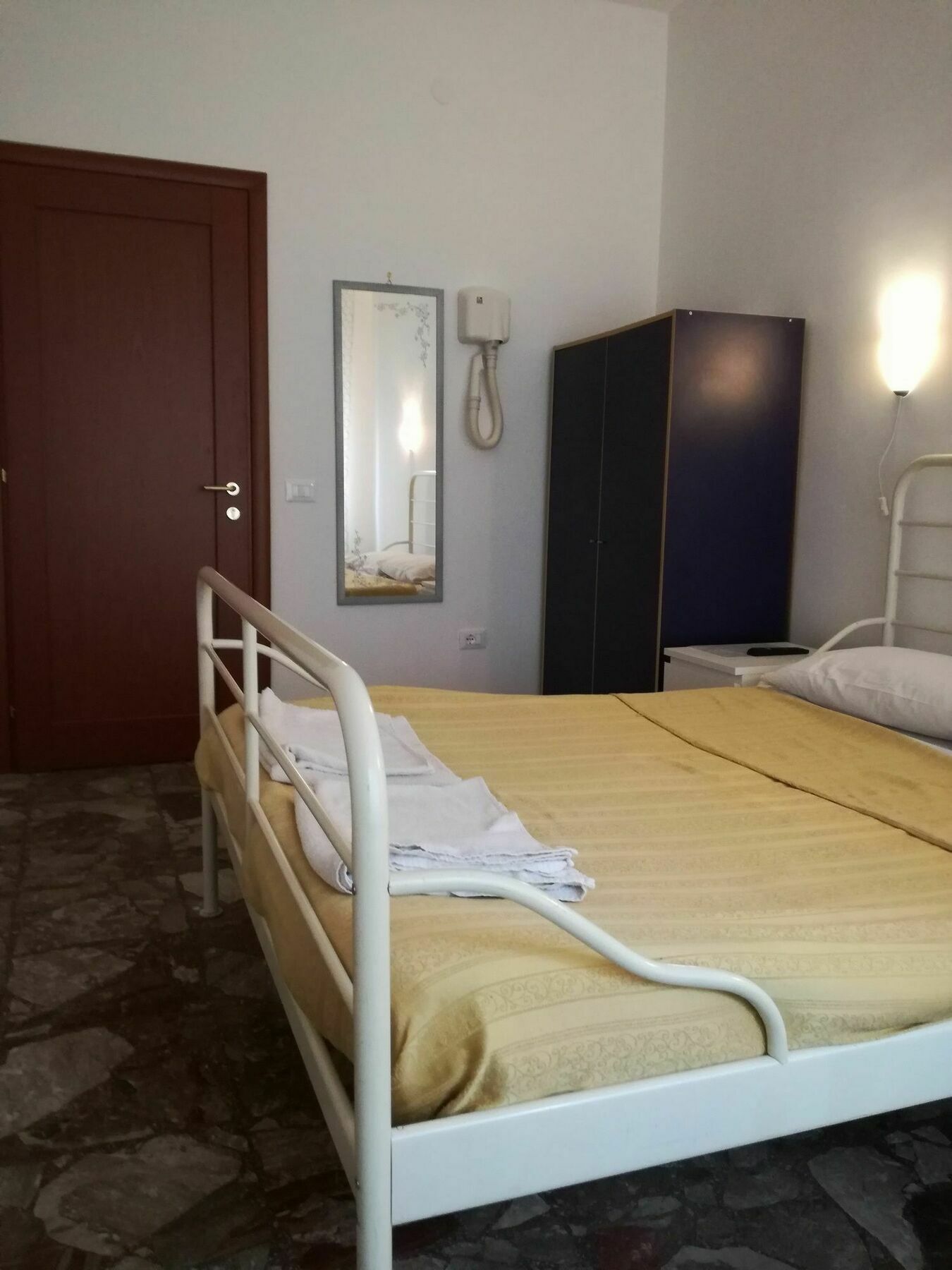 Testa Gioacchino Couette-café 3*