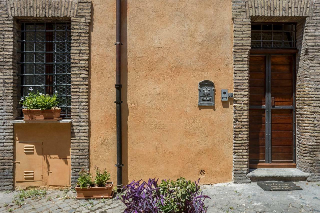 Monti Exclusive Medieval Tower *