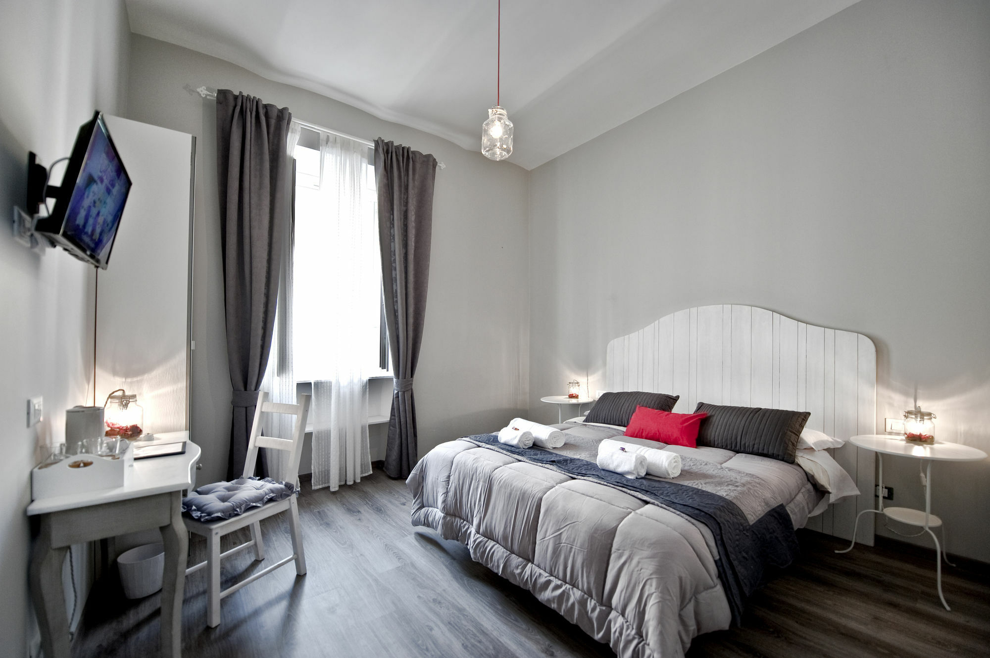 Tinkerbell Bed & Breakfast 2*