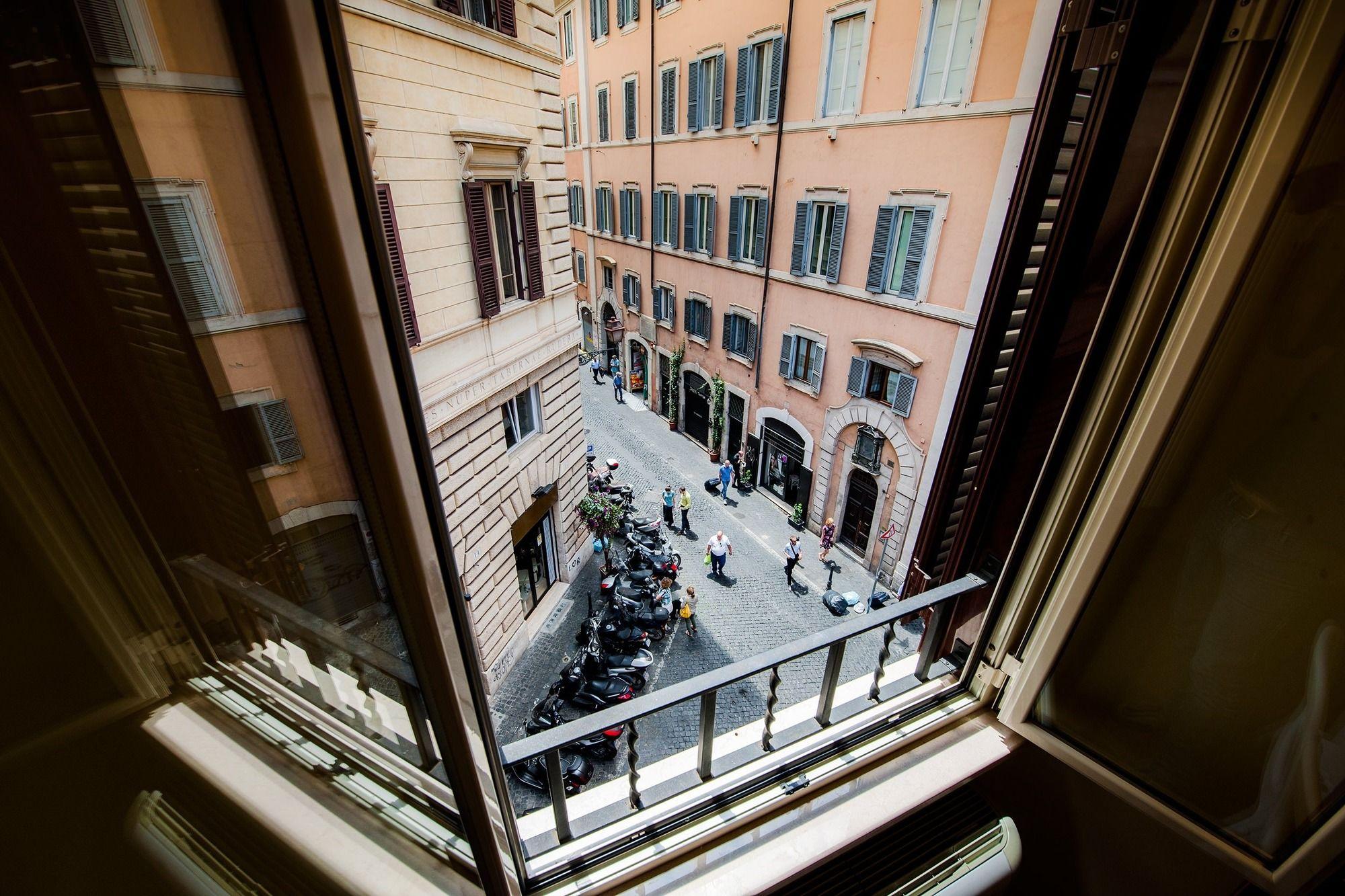 Unique Navona