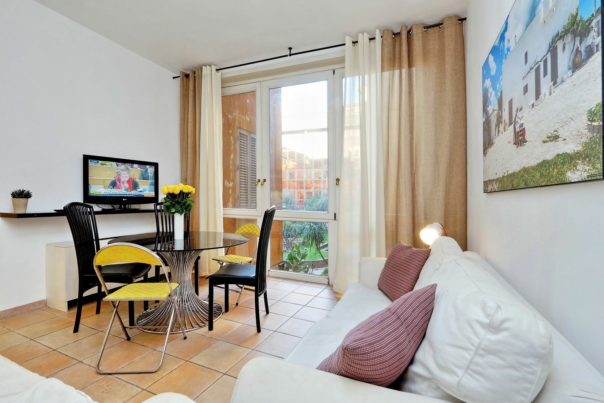 Unique Spanish Steps Apartment