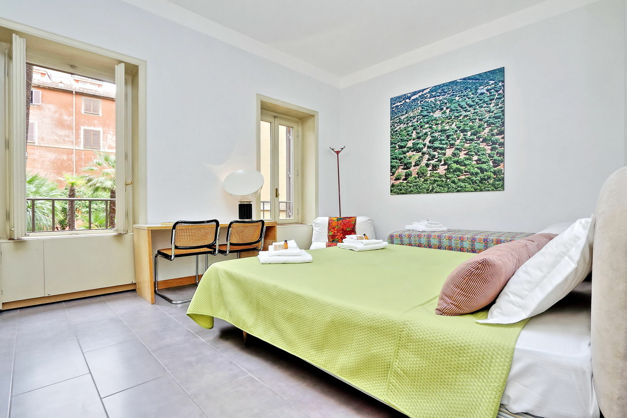 Unique Spanish Steps Apartment Rome