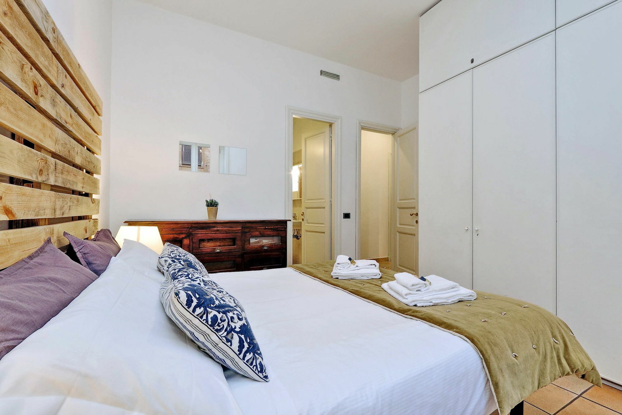 Unique Spanish Steps Apartment *